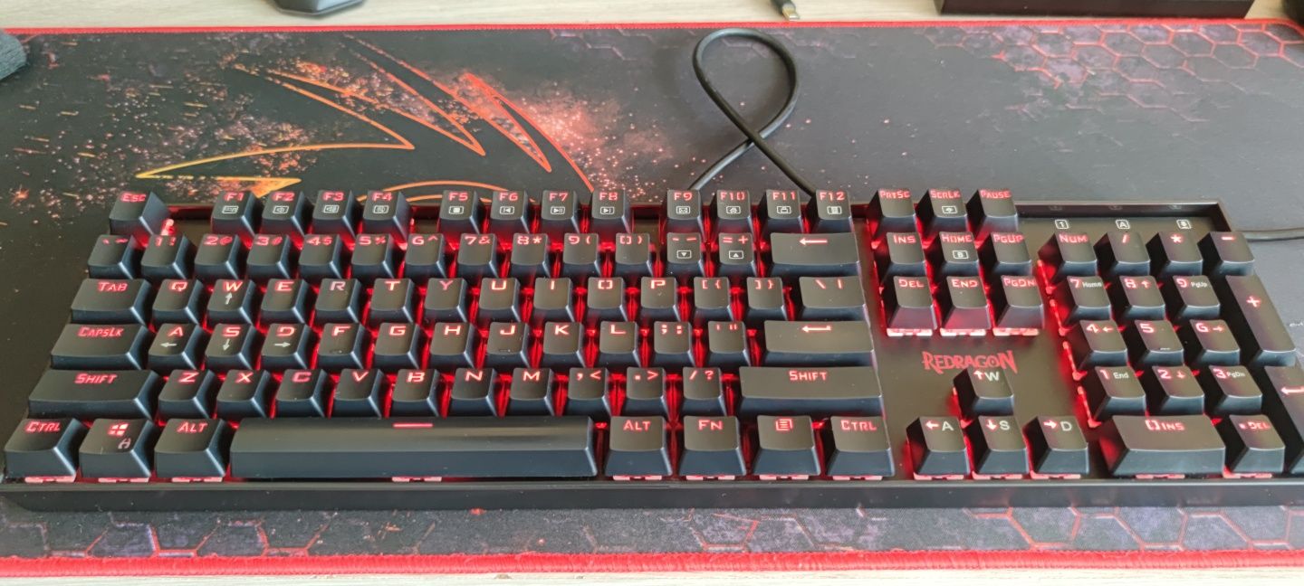 Tastatura mecanica redragon vara k551