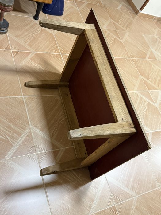 хонтахта, столик