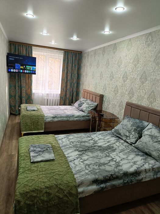 Сдам посуточно двухкомнатную квартиру в центре города район сокол марс