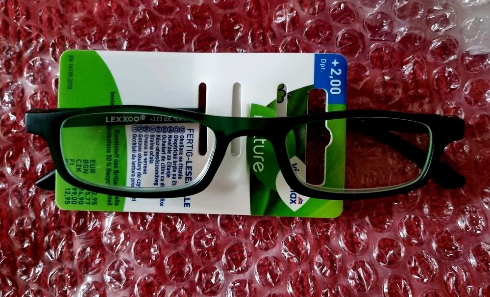 Нови блузи и жилетка- размер S, нови очила за дълекогледство + 2