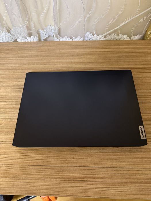 Leptop gaiming lenovo IdeaPad3