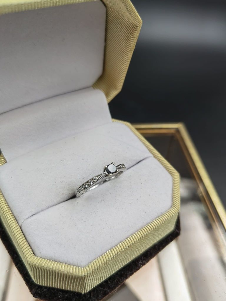 Inel din aur alb 14K cu diamant negru