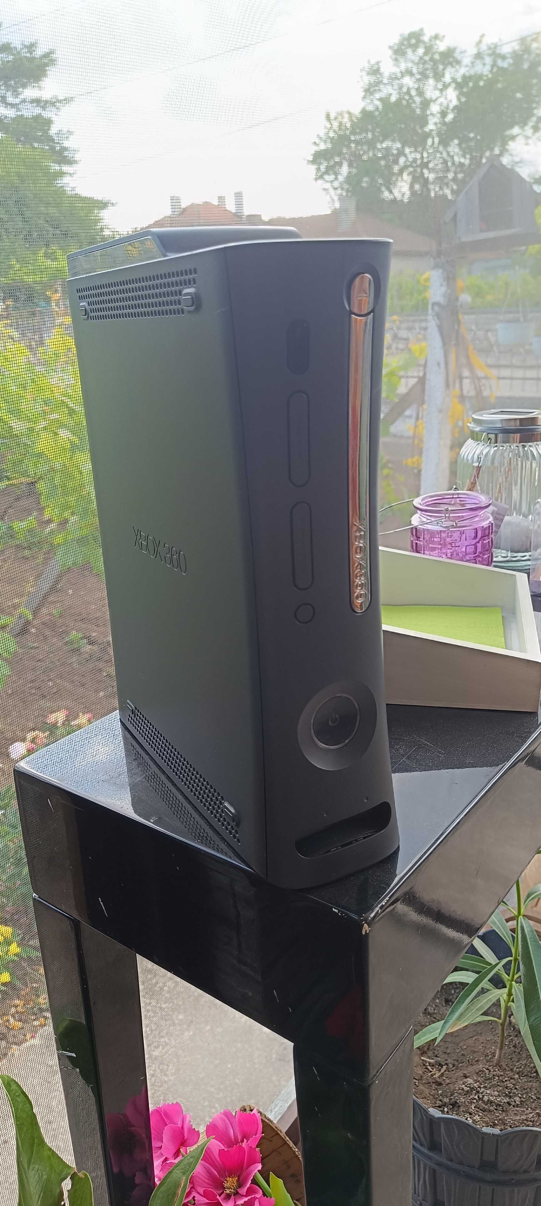 Xbox 360 – пълен комплект, джойстик, отлично състояние