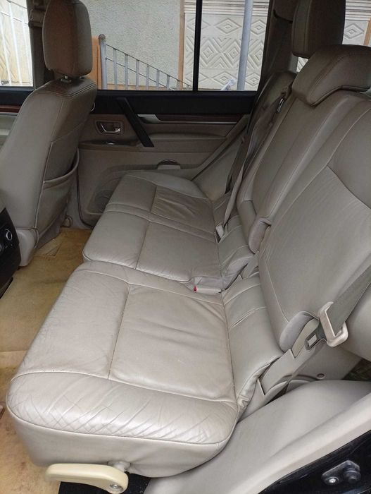 Mitsubishi Pajero/Montero schimb cu Jeep Limited