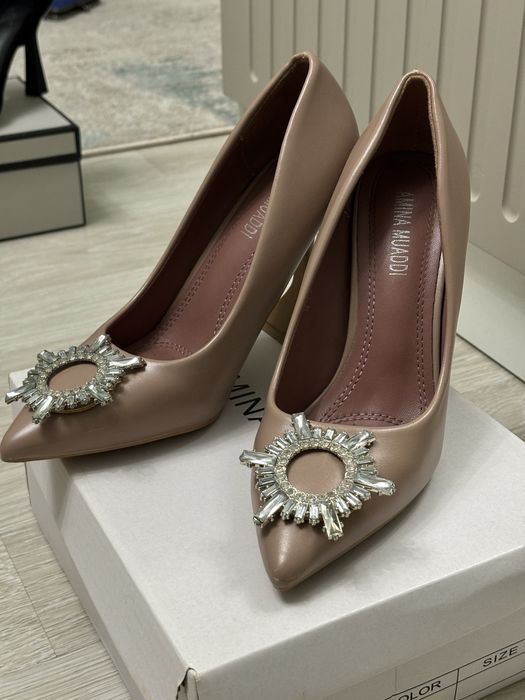 Стильные туфли в стиле Amina Muaddi