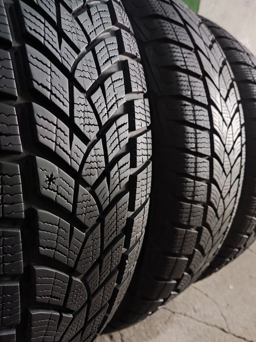 4бр. зимни гуми 225/65/17 GoodYear UltraGrip Performance, dot22
D