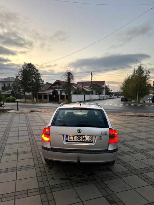 Skoda Octavia 2 
Motorizare 2.0 diesel 
Transmisie manual 6+1
Anul maș