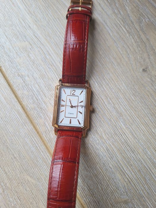 Продаются часы romanoff