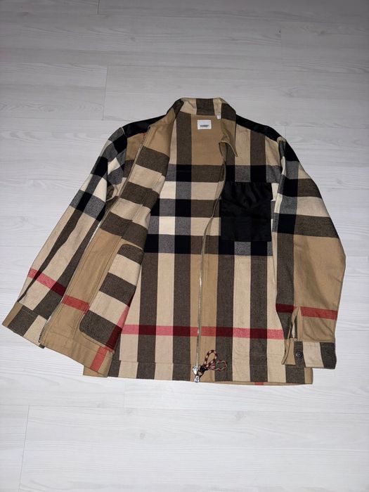 Jacketa burberry noua