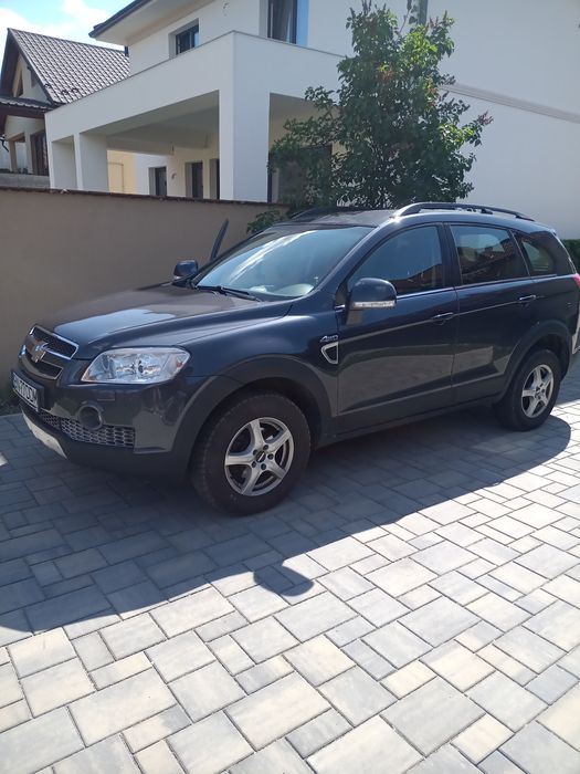 Vând Chevrolet Captiva