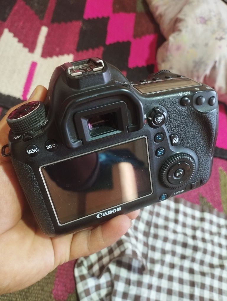 Canon 6D yangi kamplekt sotiladi