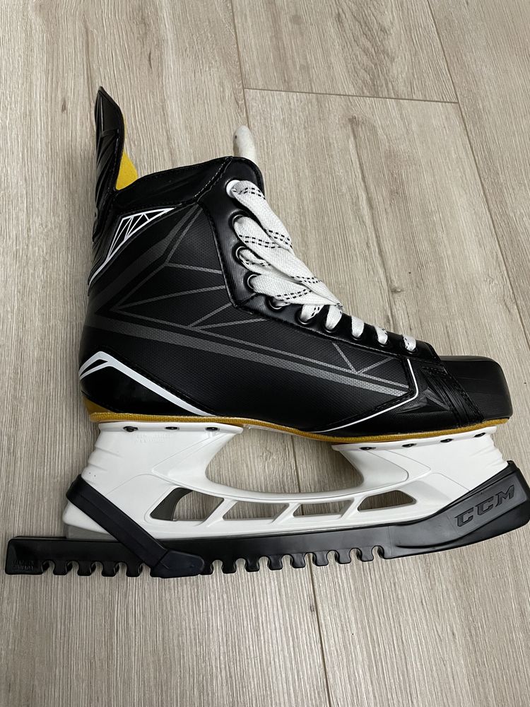 Продам новые коньки Bauer S160