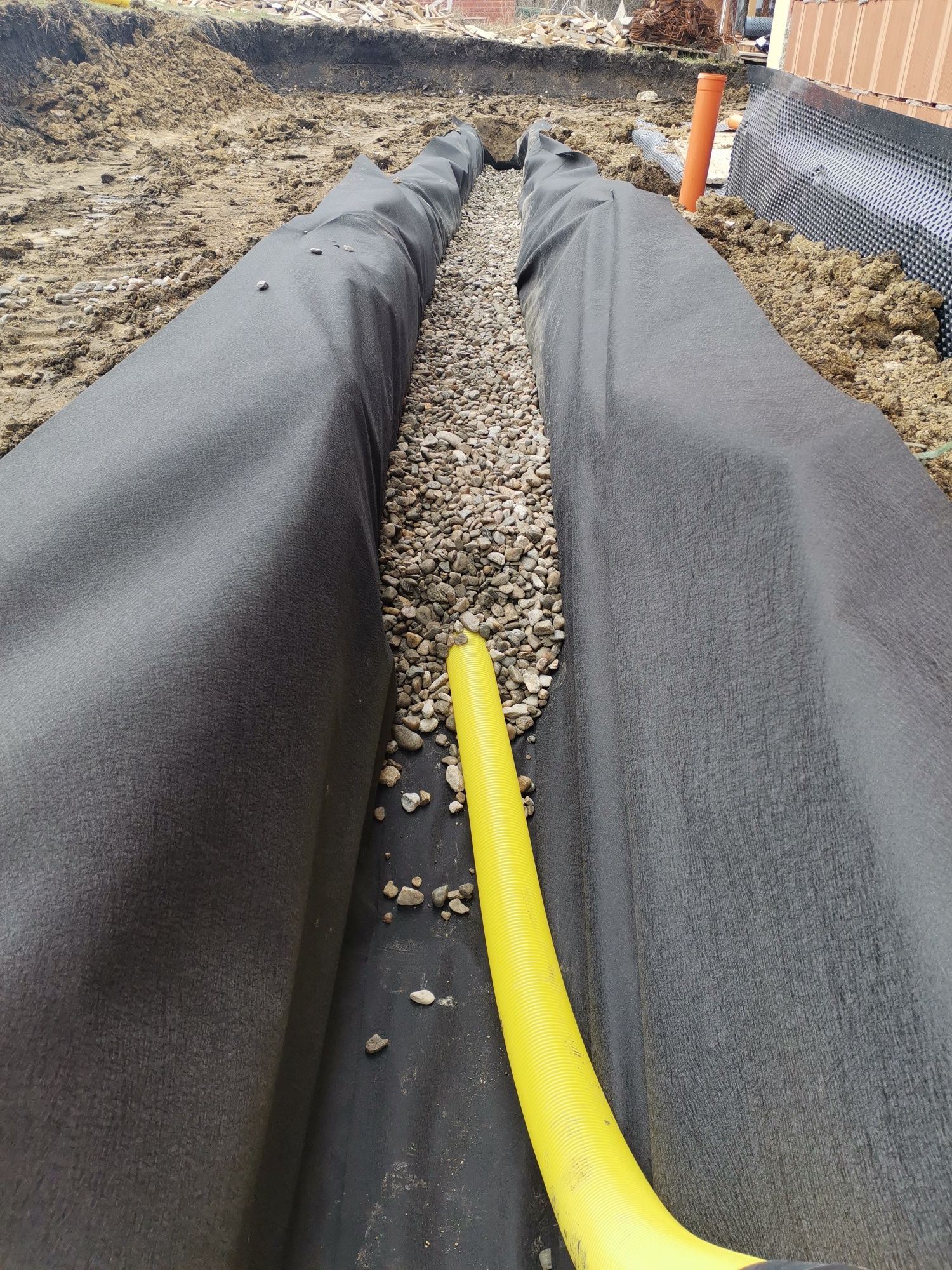 Închiriez Miniexcavator Dumper Cilindru compactor Basculantă