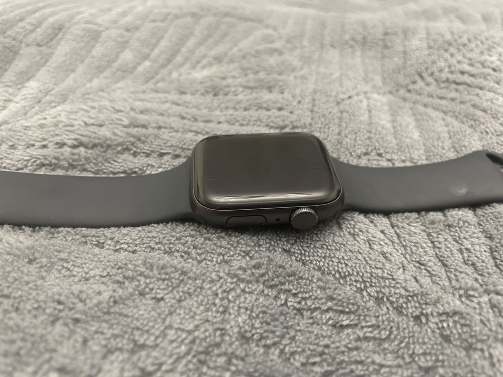 Apple Watch SE 2 поколение 44 мм