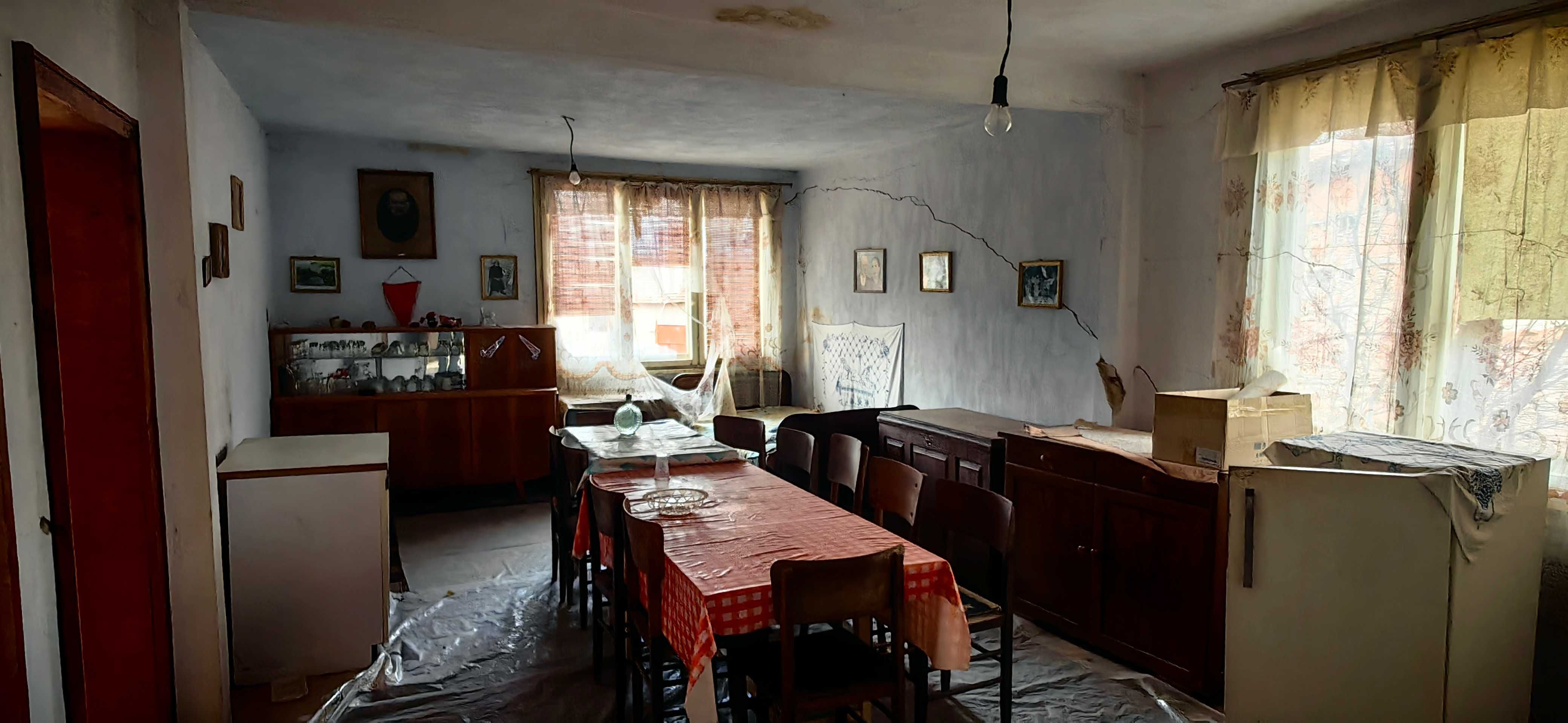 Продава Двуетажна къща в село Гайтанево