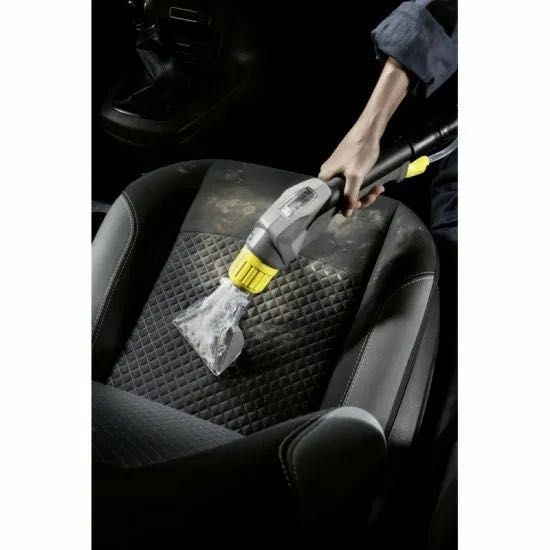 Inchiriez aspirator Karcher injectie-extractie/Aparat spălare presiune