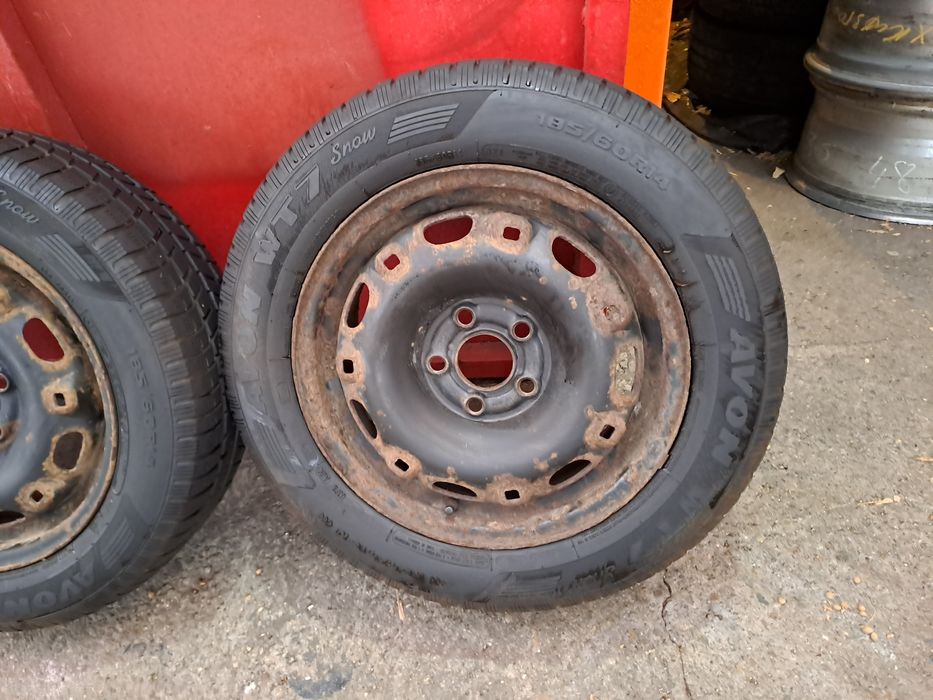 4бр. 14" 5Х100мм Джанти със зимни гуми 185/60/14, 5x100