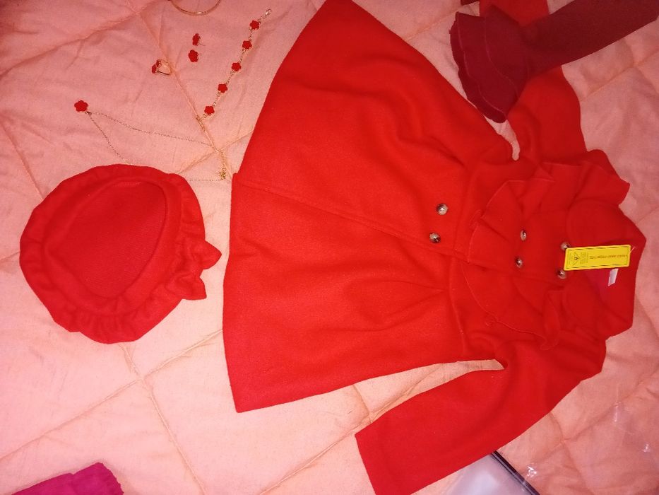 Lot paltonas  boneta și costumas