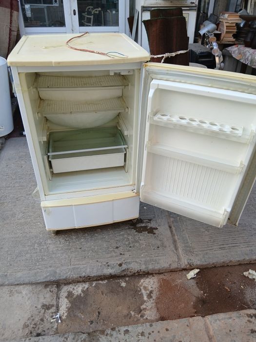 Холодильник сино ..