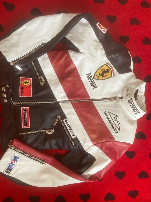 Куртка кожа. Турция. На 8-10 лет