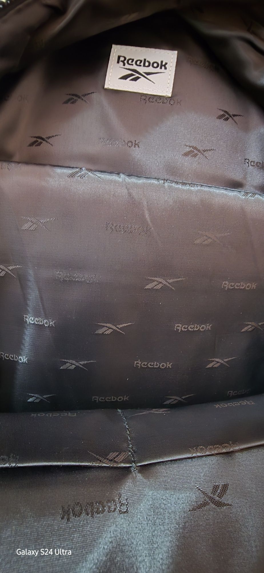 Нова раница Reebok