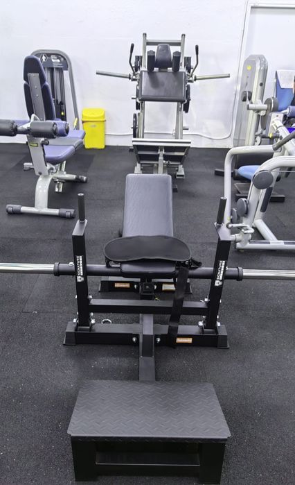 Aparat Fesieri Dual,Hip Trhust și Belt squat