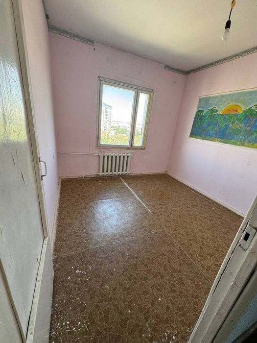 Продаётся 3-комнатная квартира большие комнаты.