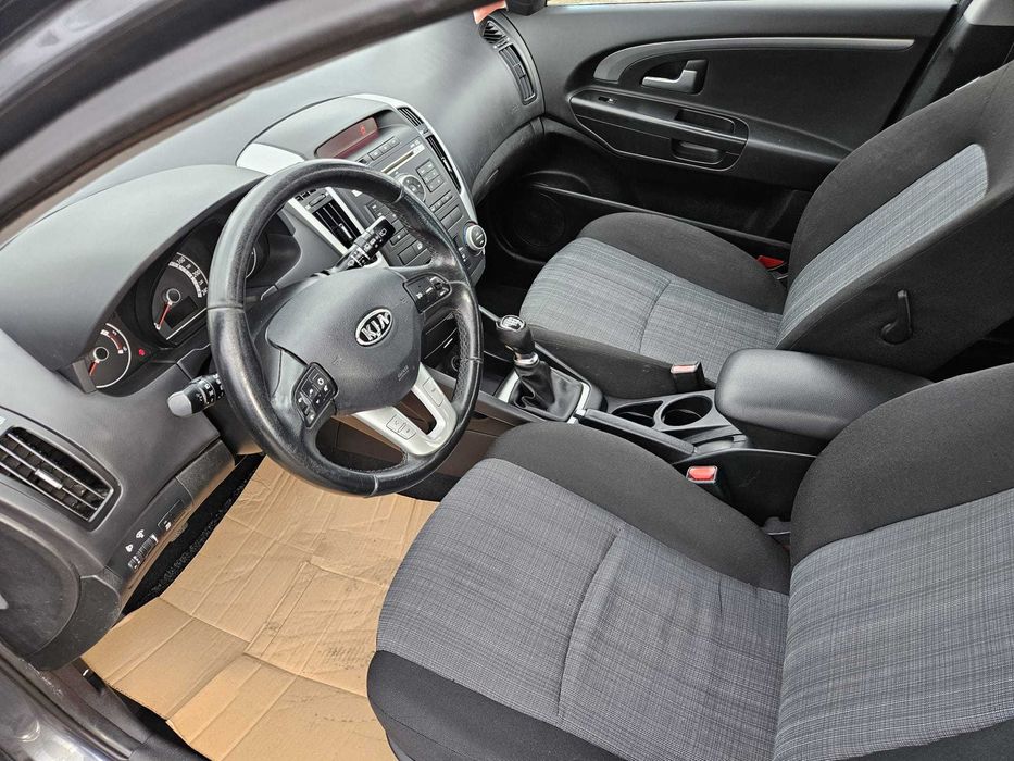 Kia Ceed an 2011 Euro 5 1.6 diesel 228.000 km istoric la zi, Climă etc
