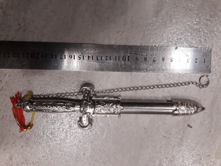 Красив кортик,нож,кама,кинжал,щик,сабя,ятаган,острие