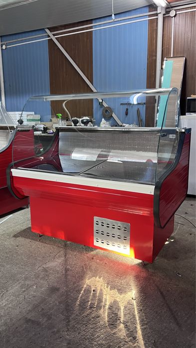 Vitrina frigorifica pentru cărnuri, lactate, brânzeturi, legume