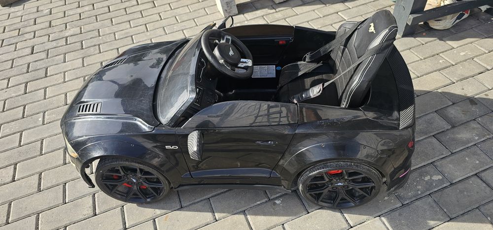 Masina electrica Mustang