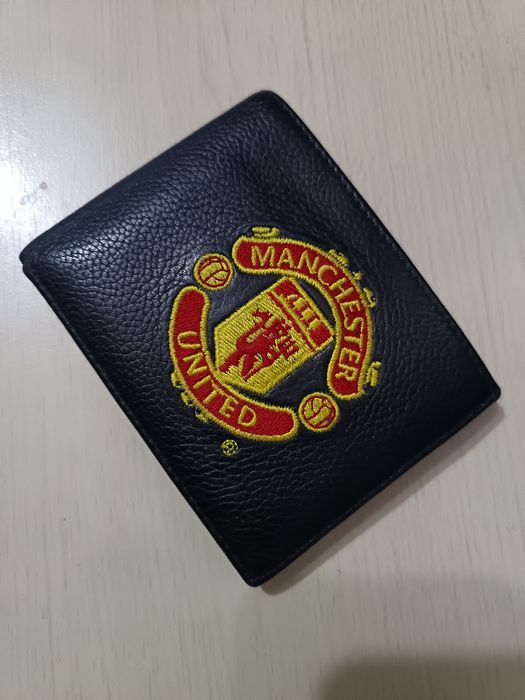 Портмоне сотилади.