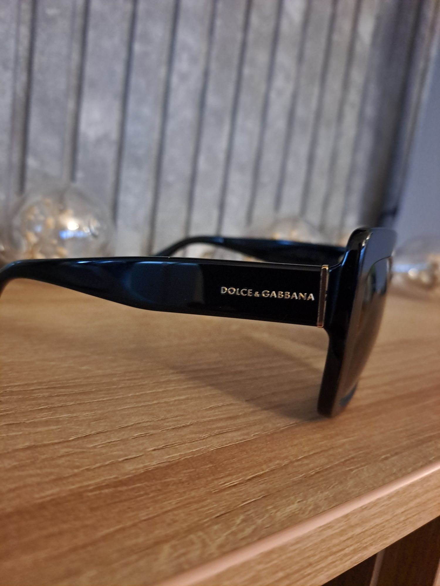 Дамски слънчеви очила Dolce&Gabbana
Неразличими от нови.
Цена 200