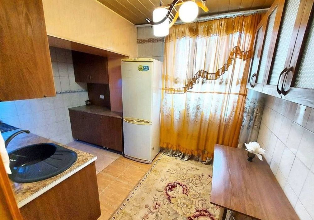 Аренда . Садик Азимова 4/4/5.