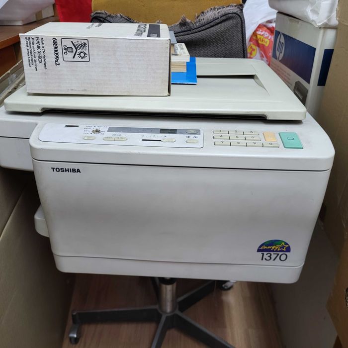 Продавам копирна машина  Toshiba 1370 - работеща