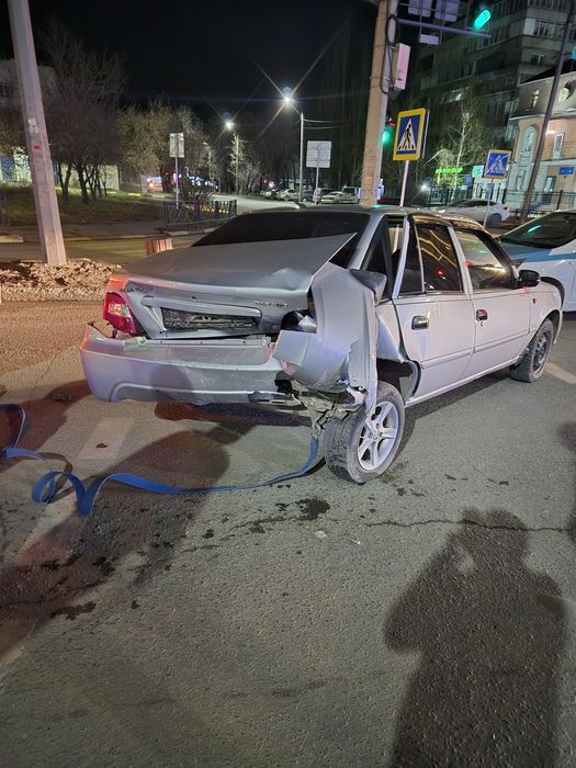 Продам аварииная Нексия 2