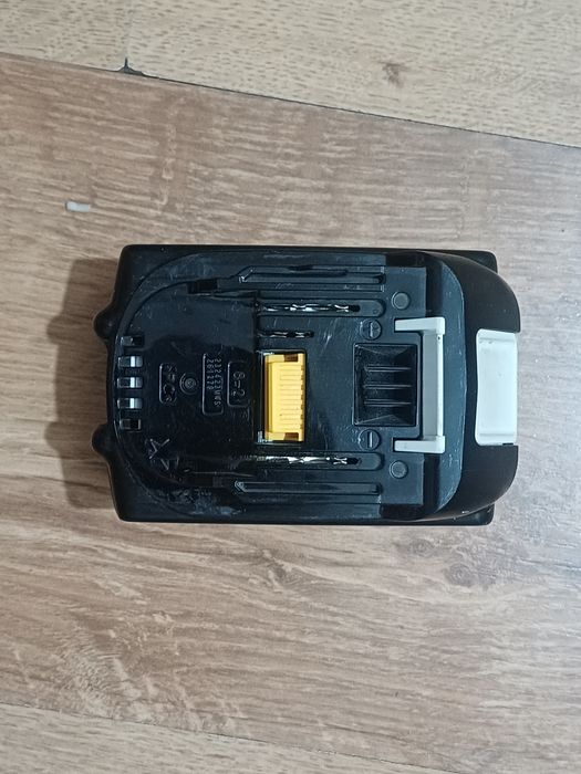 Baterie Makita 18v 5A in stare foarte buna. Este testata

#11