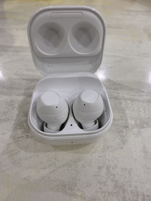 Продаю GalaxyBuds Fe
