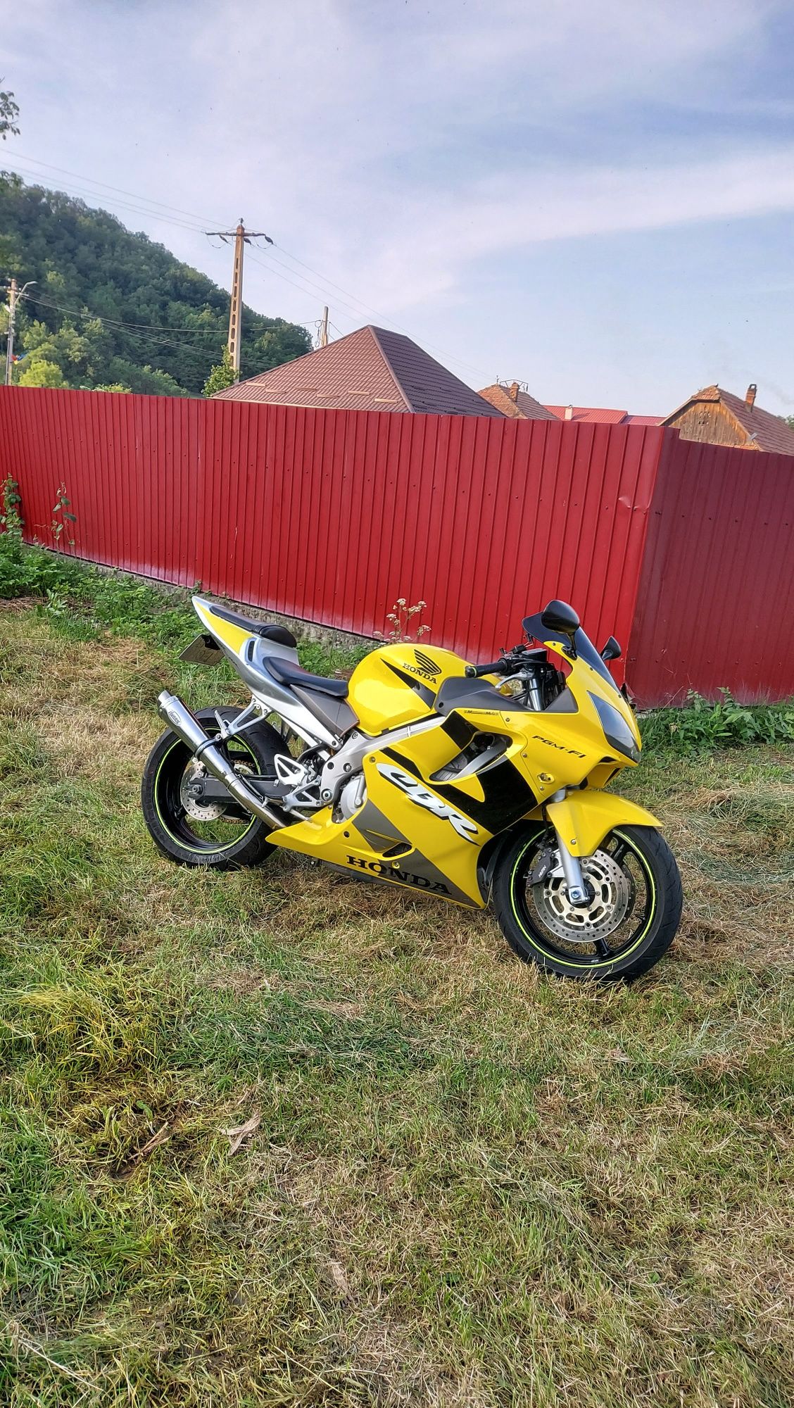 Honda cbr 600 f4i