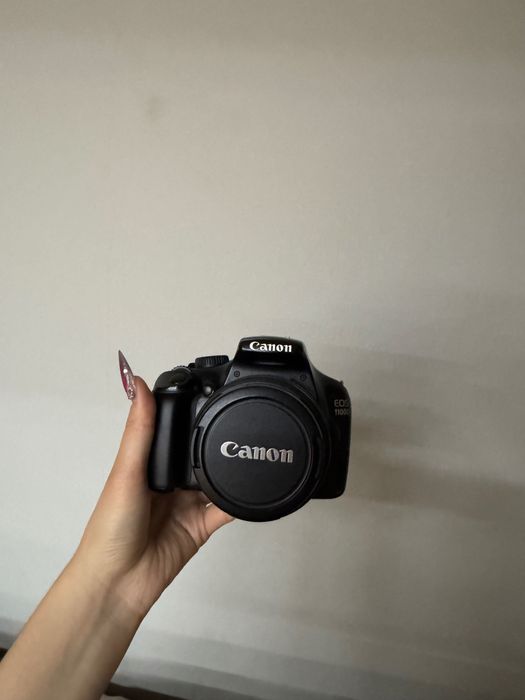 Камера Canon 1100D в идеальном состояние!!