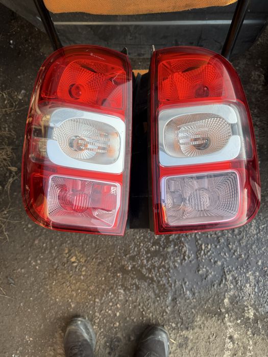 Задние фонари на Рено Дастер Renault Daster