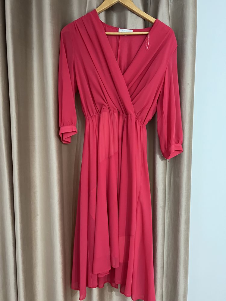 Rochie elegantă culoarea roz