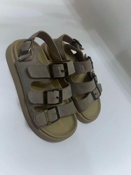 Детские сандали в идеальном состоянии