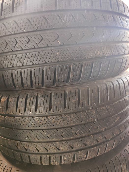 2бр. Всесезонни гуми 235/50/18 Vredestein