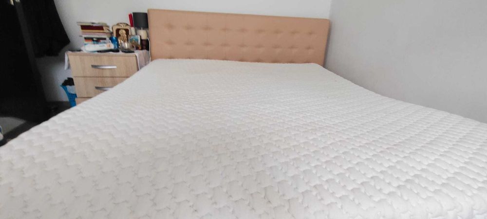 Pat tapițat 160x200 + saltea