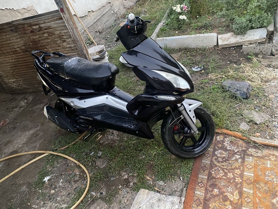 Продам скутр 150кубовый