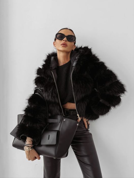 Дамско късо  пухено палто  в кафяво и черно