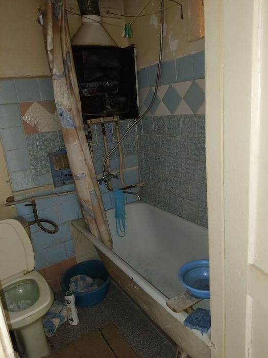 Продается 1 комнатная Новомосковская ул аккурганская стадион старт