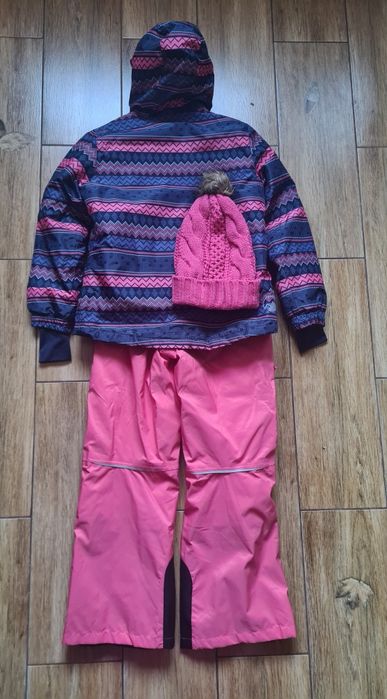 Costum schi                      .