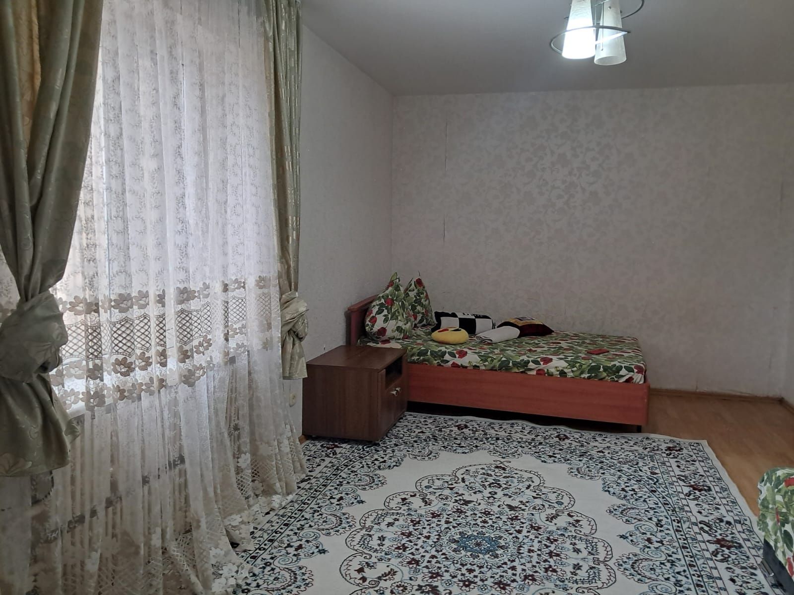В 14мкр 34а дом сдается квартира чистая 1час-1500